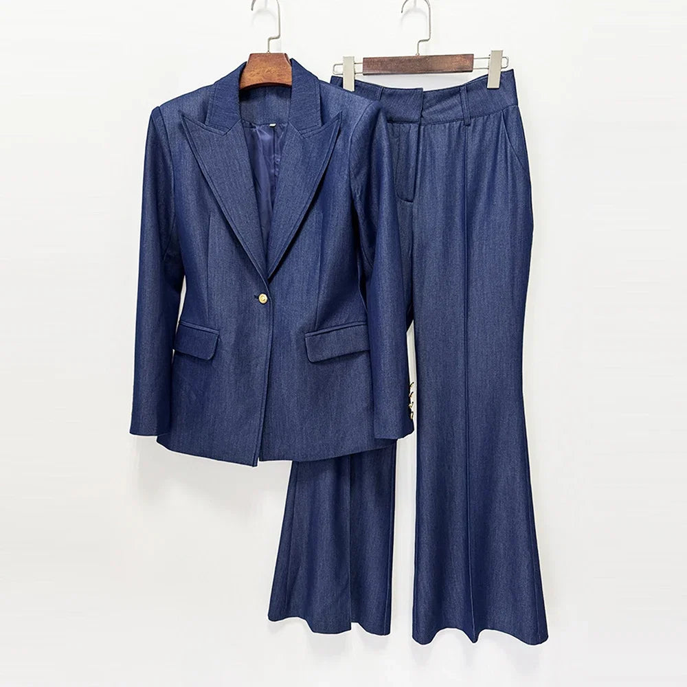 Blauer Hosenanzug mit Revers und ausgestellter Hose