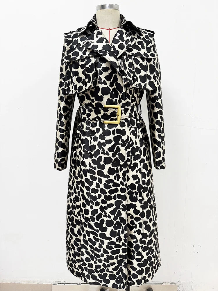 Trenchcoat mit Leopardenmuster und Gürtel