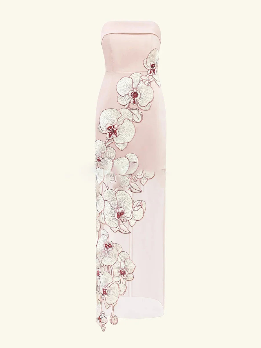 Schulterfreies Maxikleid mit Blumenstickerei und Mesh-Saum
