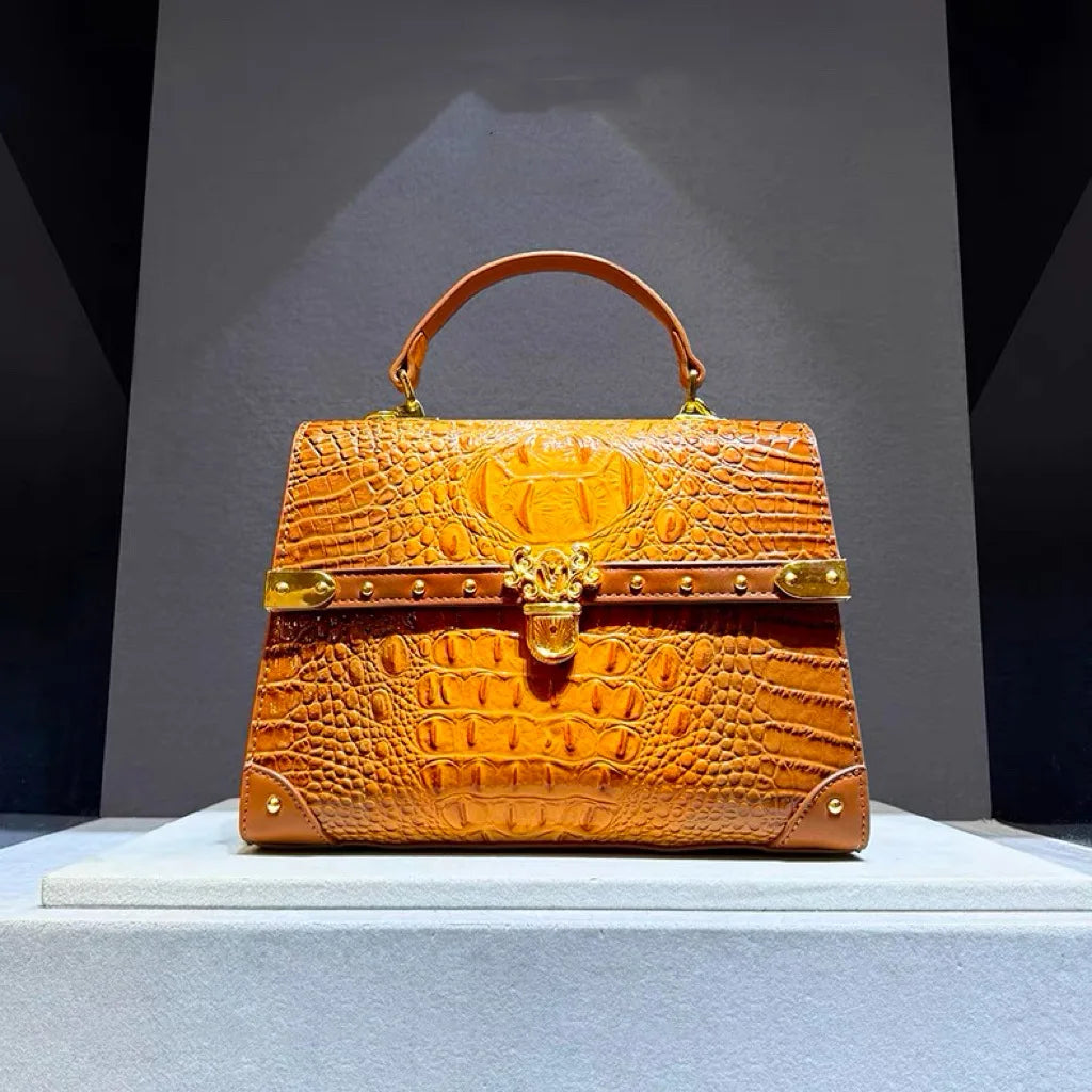 Strukturierte Leder-Henkeltasche mit Krokoprägung
