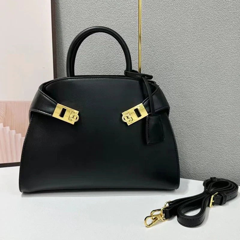 Strukturierte Henkeltasche – Schwarz